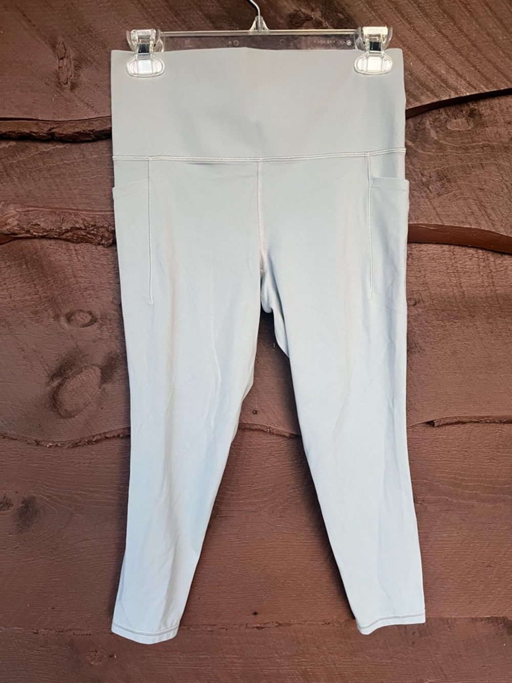 Athleta Salutation Stash 7/8 tight Light Blue